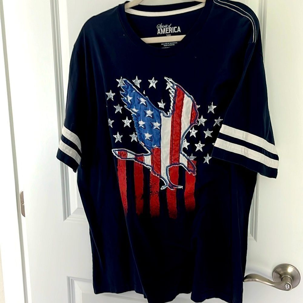 Spirit of America American Flag Raised Eagle Raw hem Great Patriotic Unisex
